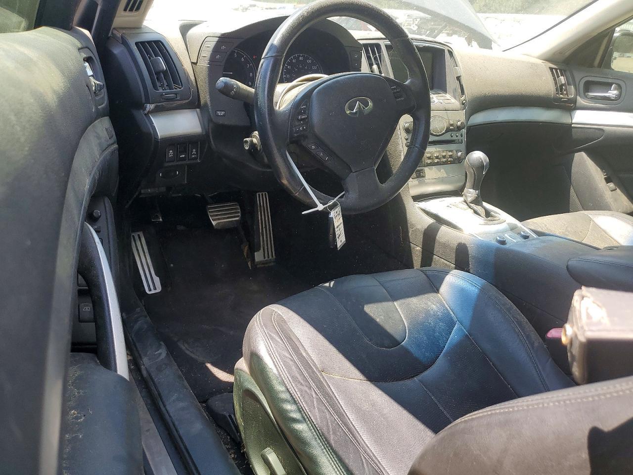 2011 INFINITI G37