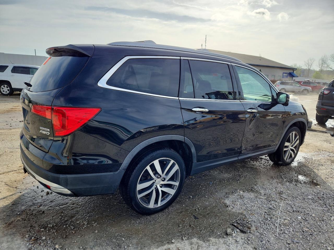 2017 HONDA PILOT