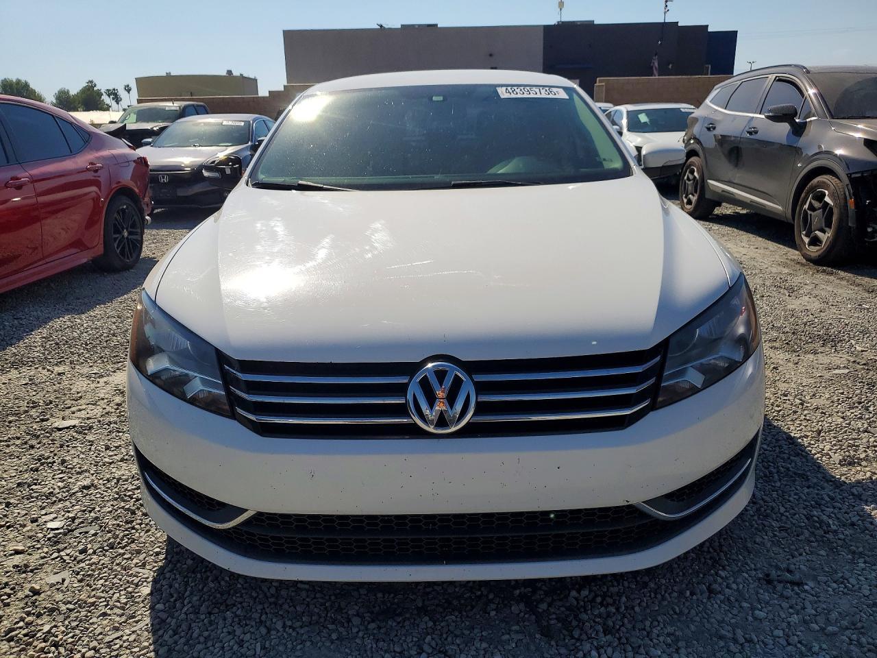 2014 VOLKSWAGEN Passat
