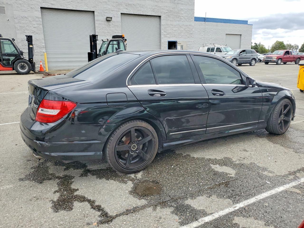 2011 MERCEDES-BENZ C-CLASS