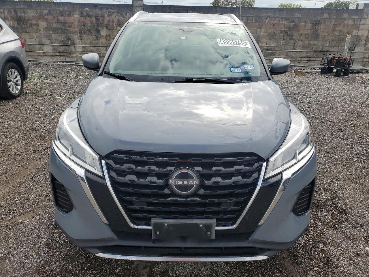 2023 NISSAN KICKS