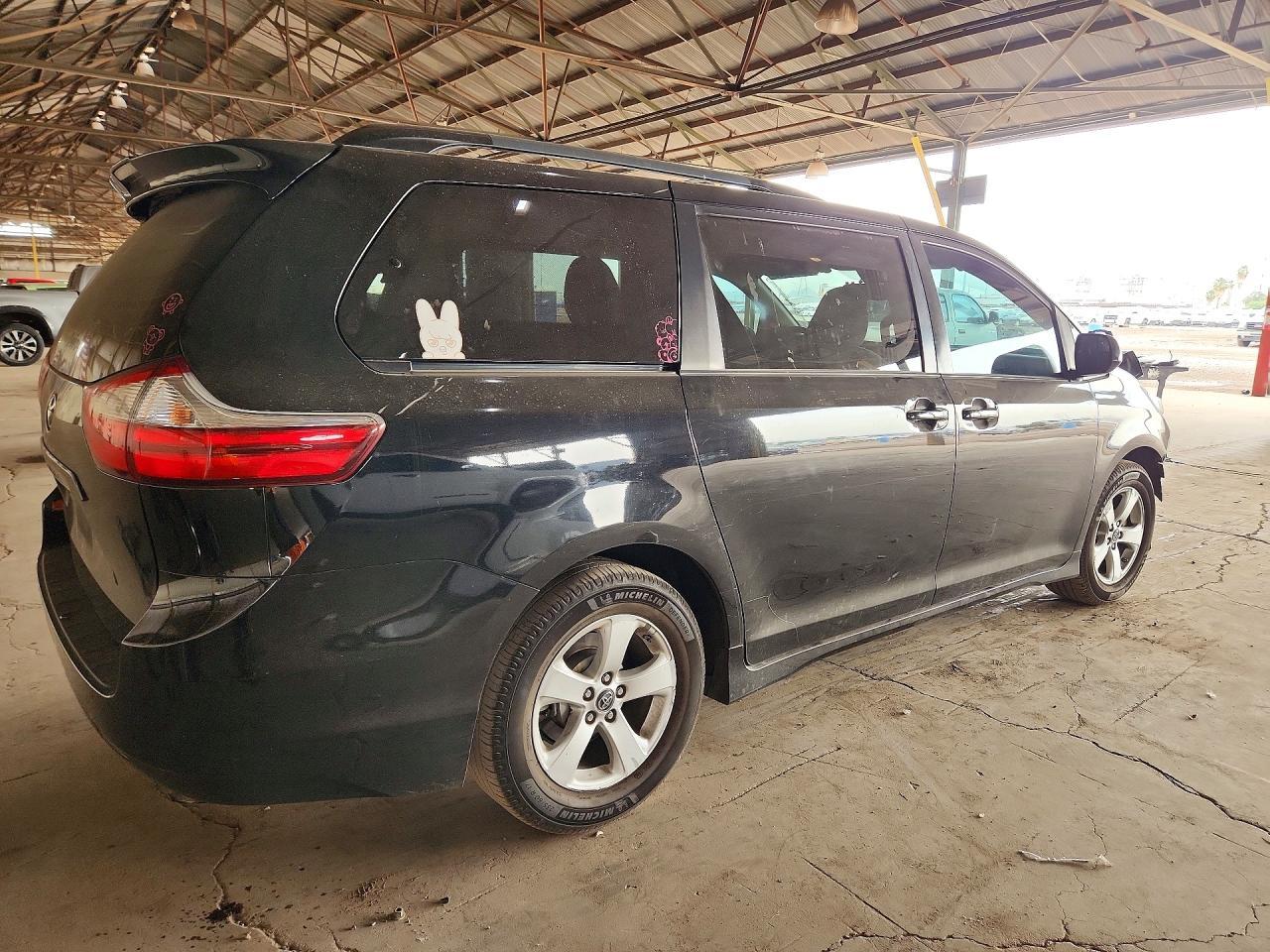 2019 TOYOTA SIENNA