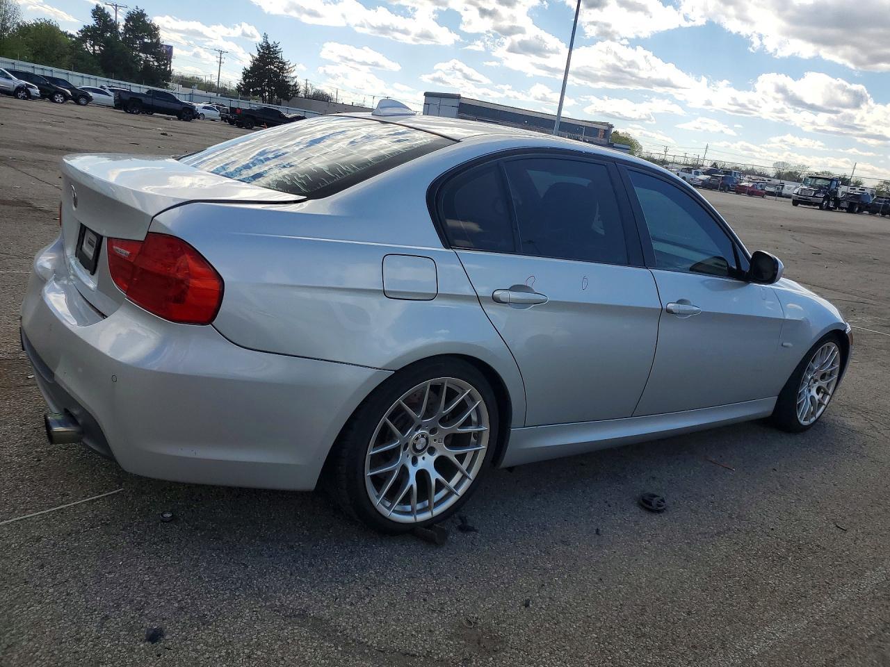 2011 BMW 3 SERIES
