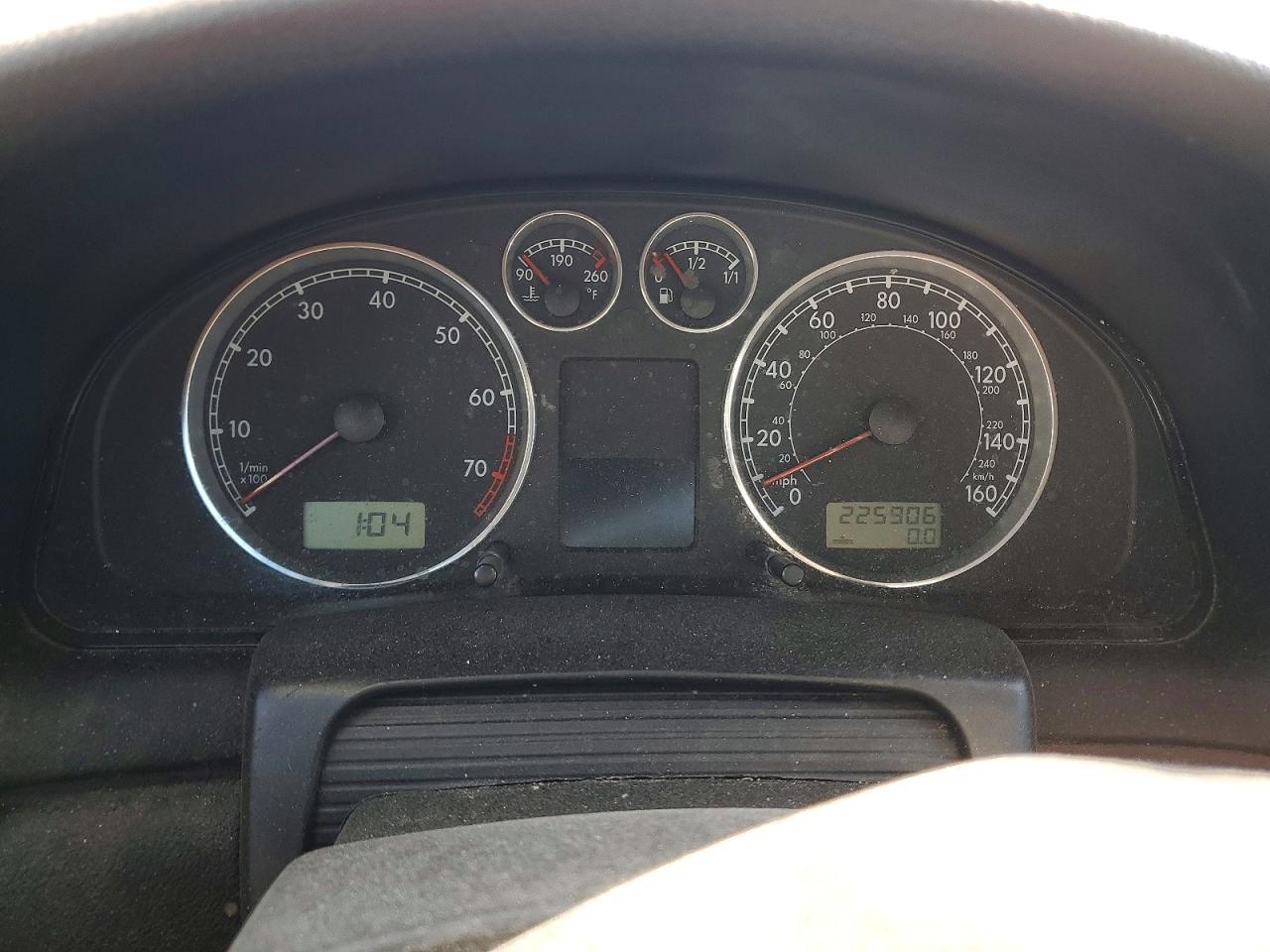 2003 VOLKSWAGEN Passat