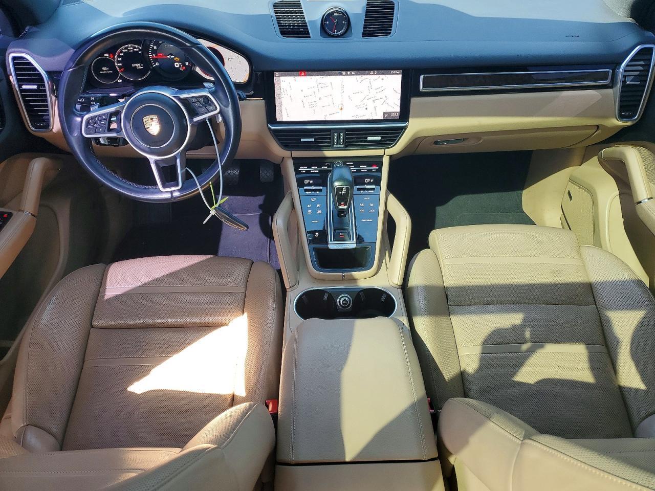 2021 PORSCHE CAYENNE