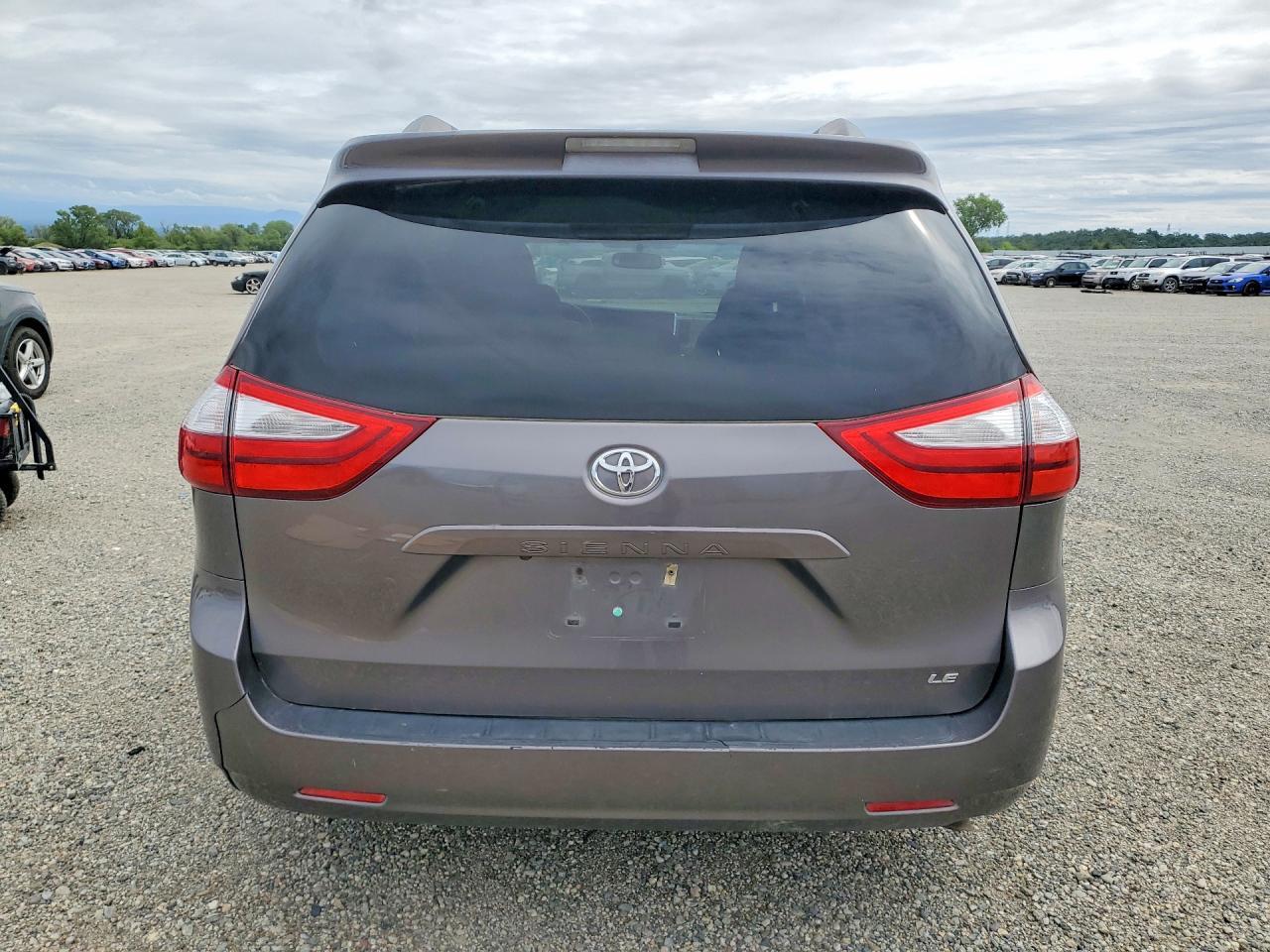 2016 TOYOTA SIENNA
