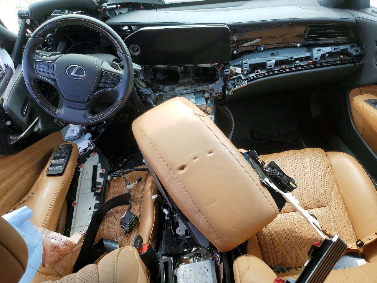 2022 LEXUS LS 500