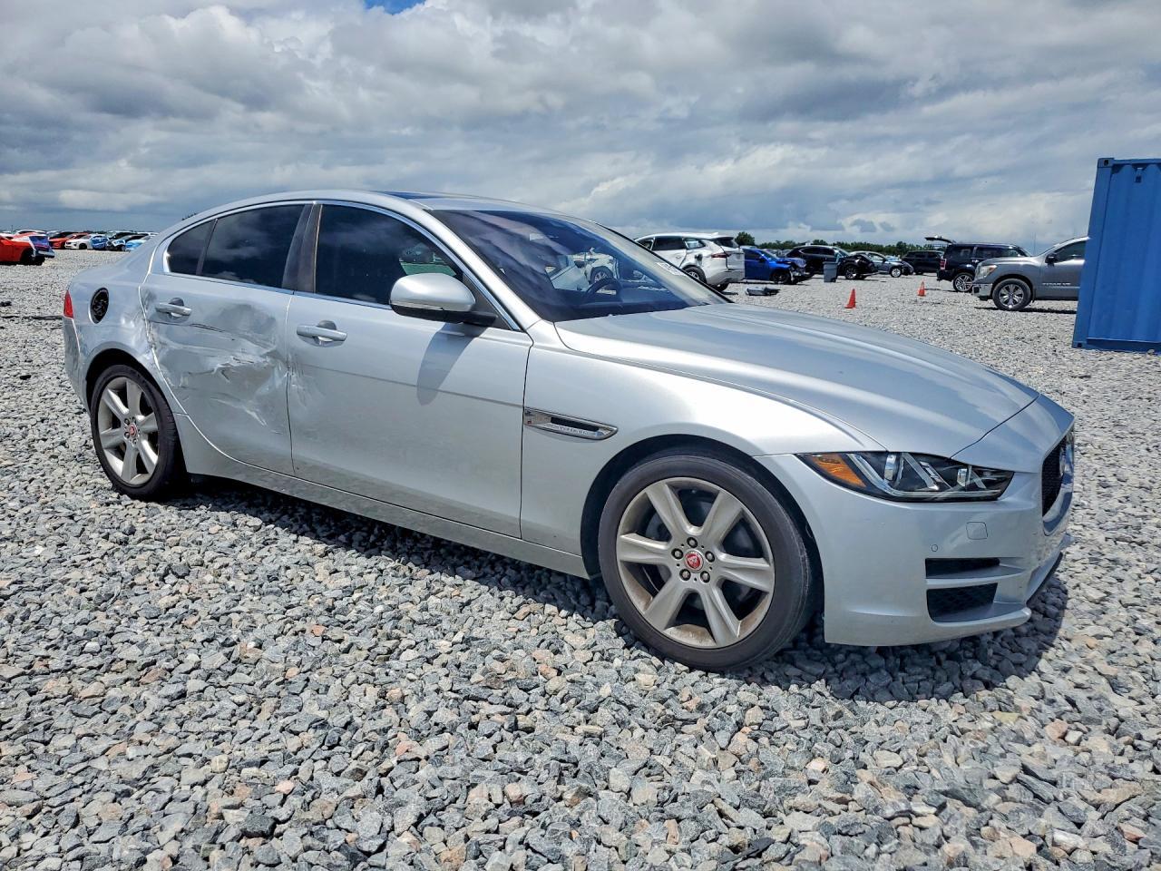 2017 JAGUAR XE