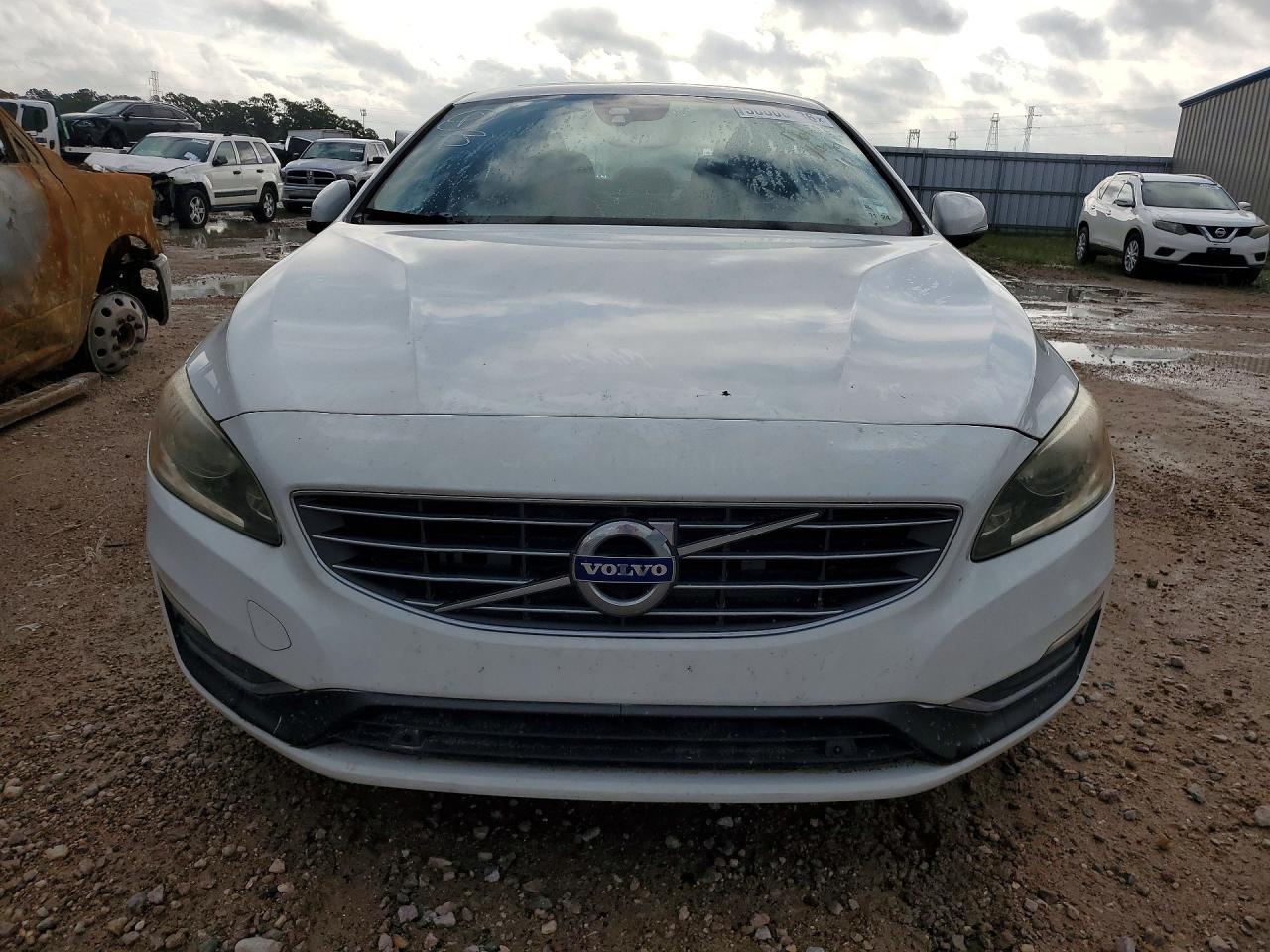 2016 VOLVO S60