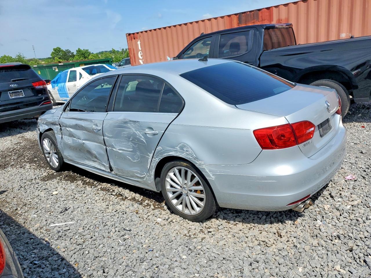 2011 VOLKSWAGEN JETTA