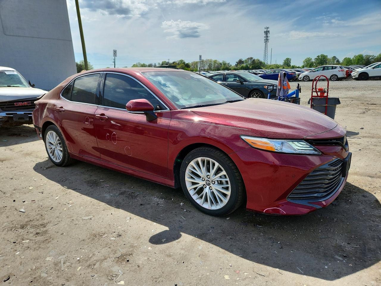 2018 TOYOTA CAMRY