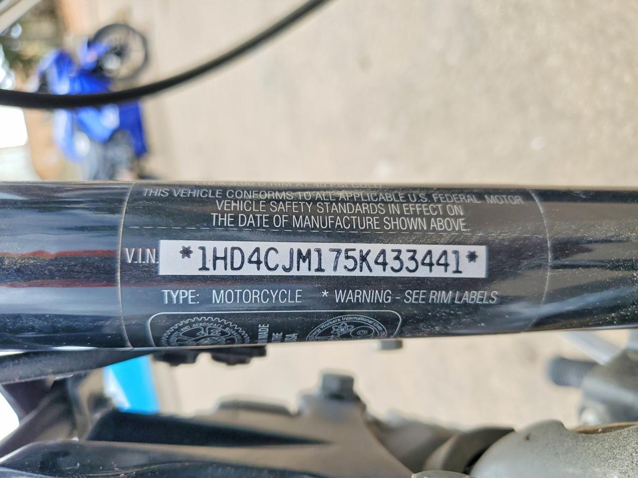 2005 HARLEY-DAVIDSON Xl883