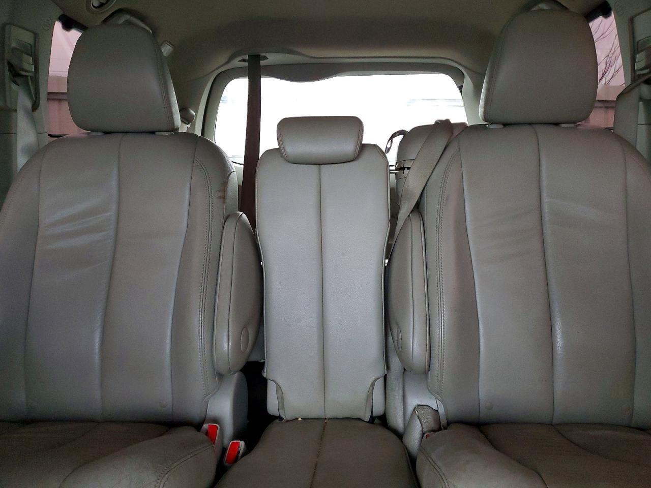 2012 TOYOTA SIENNA