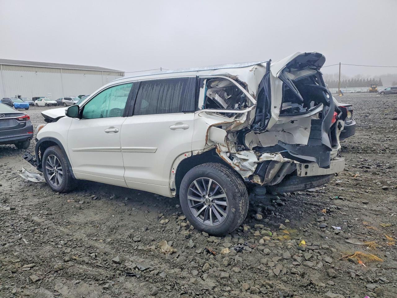 2017 TOYOTA HIGHLANDER