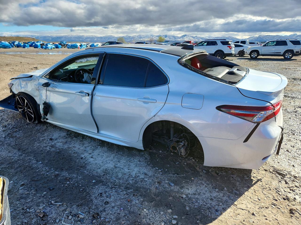 2018 TOYOTA CAMRY