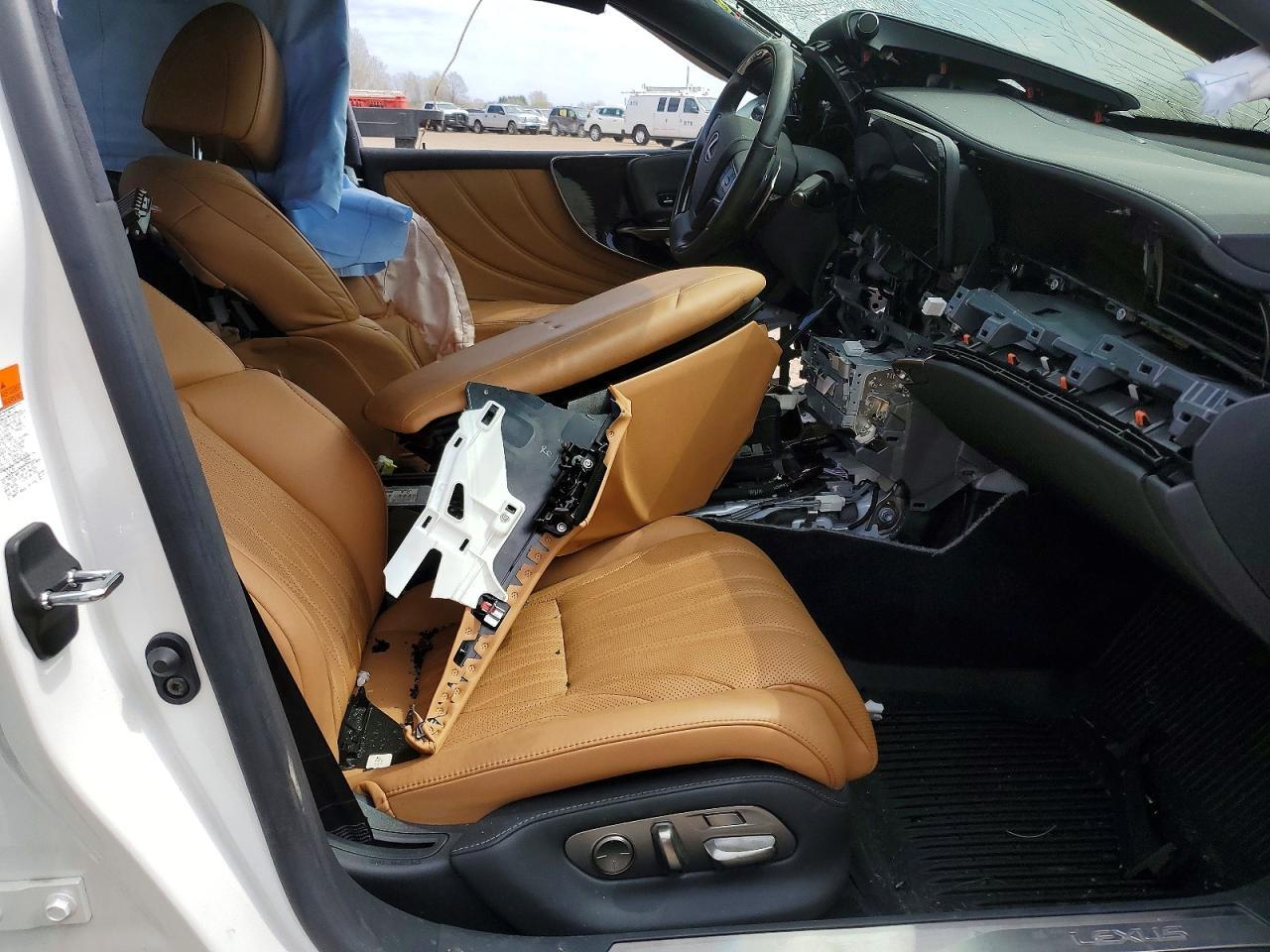 2022 LEXUS LS 500