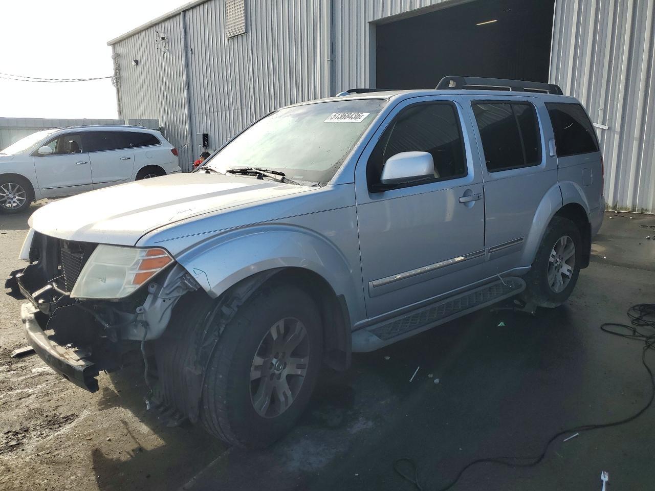 2011 NISSAN PATHFINDER