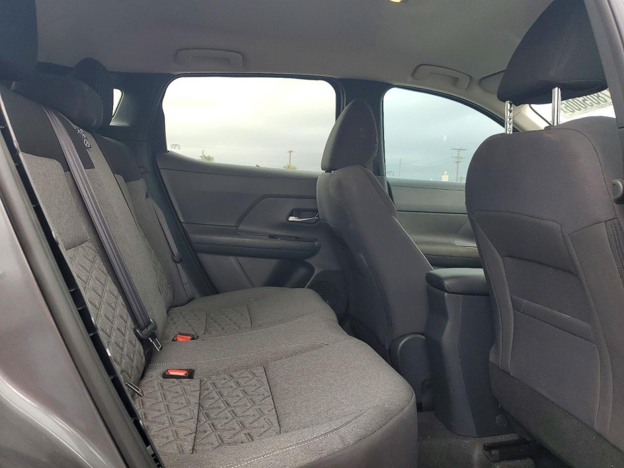2025 NISSAN KICKS