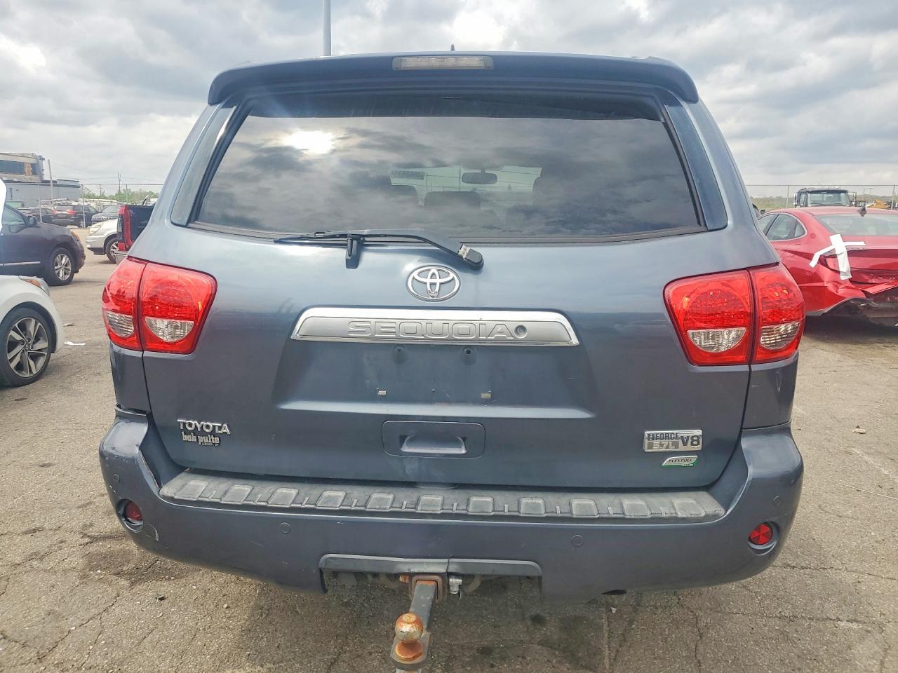 2010 TOYOTA Sequoia