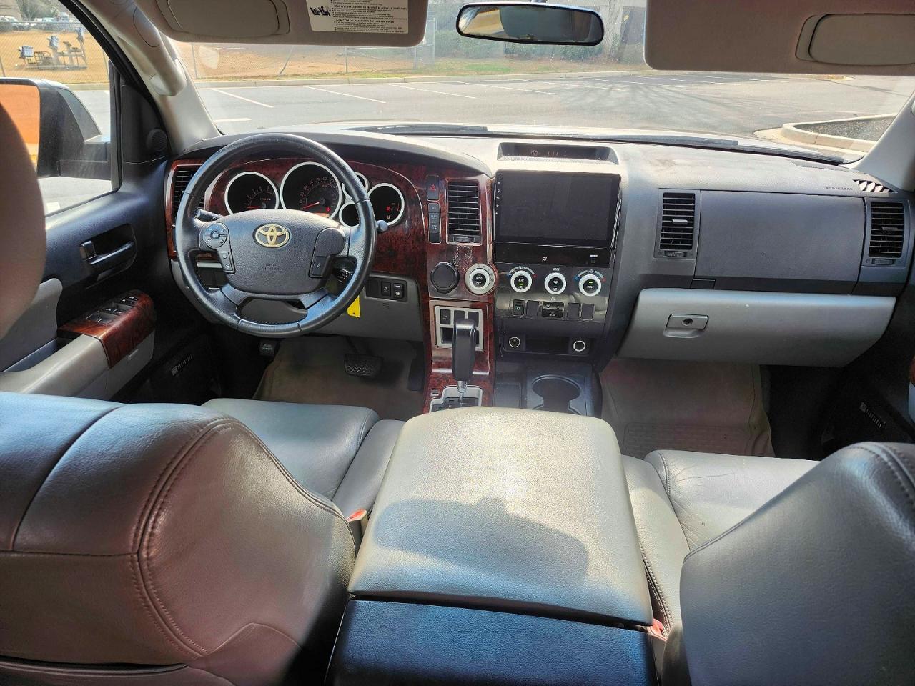 2008 TOYOTA Sequoia