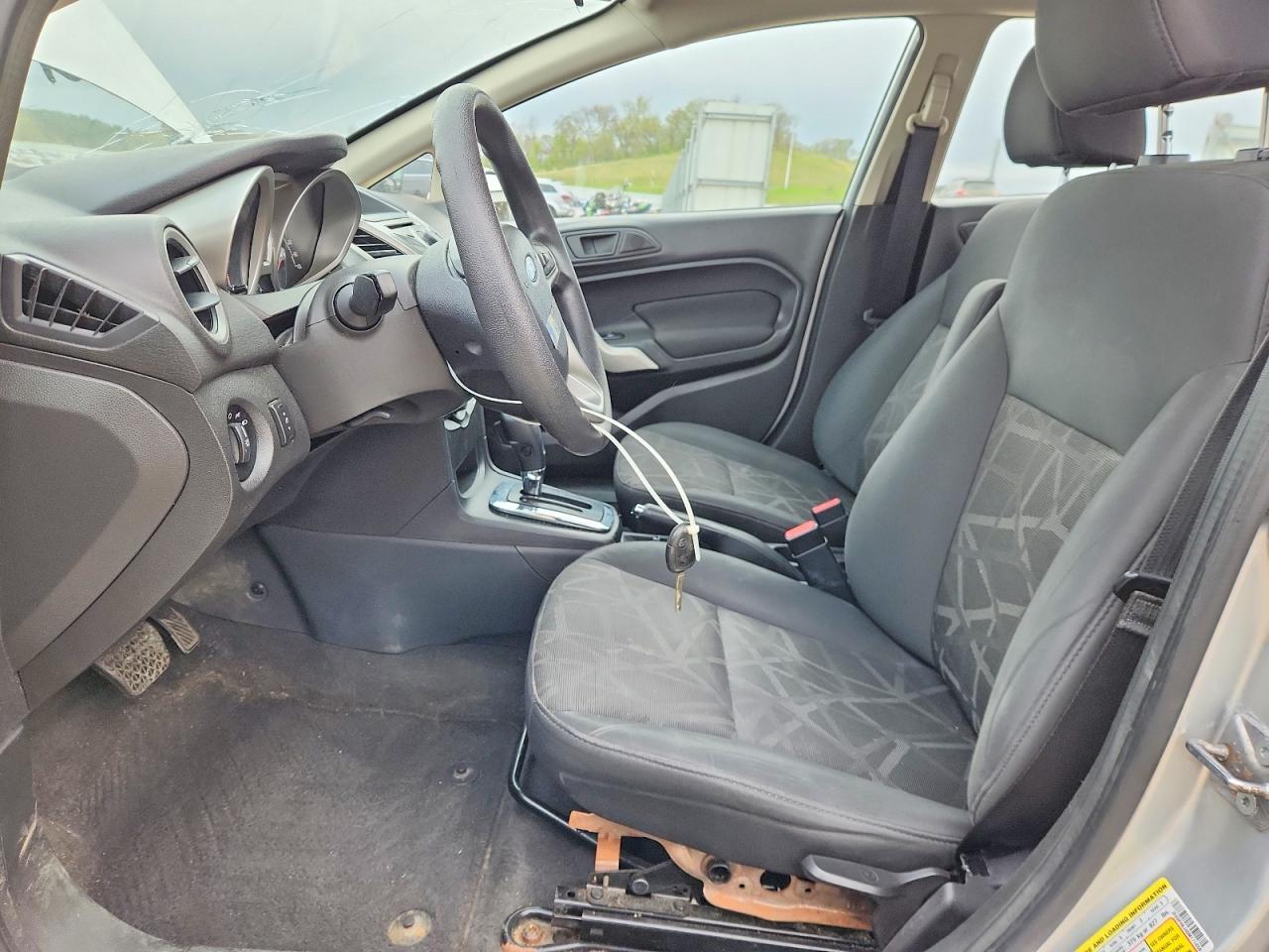 2013 FORD Fiesta