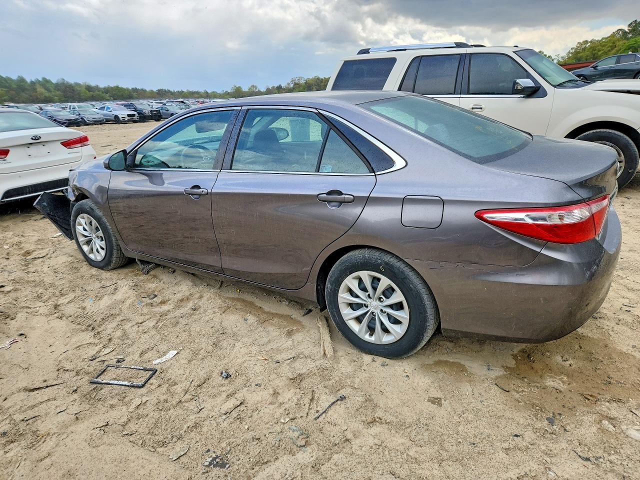 2016 TOYOTA CAMRY