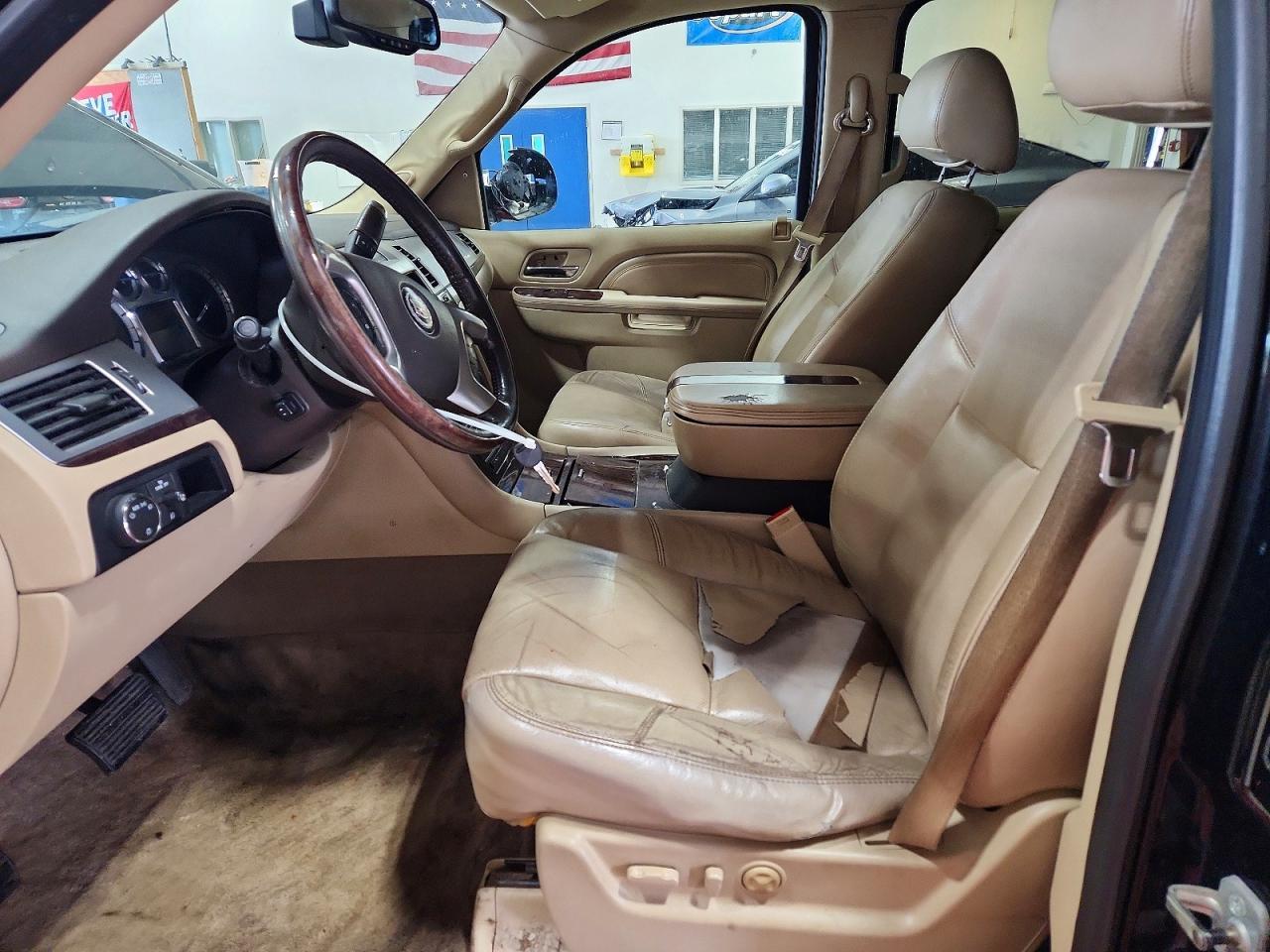 2010 CADILLAC Escalade ESV