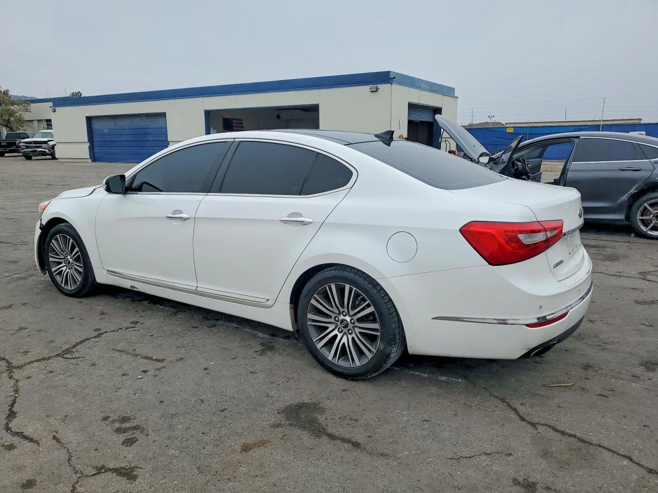 2014 KIA Cadenza