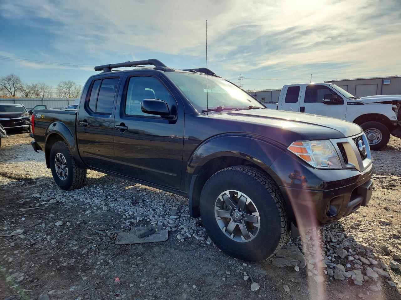 2017 NISSAN Frontier