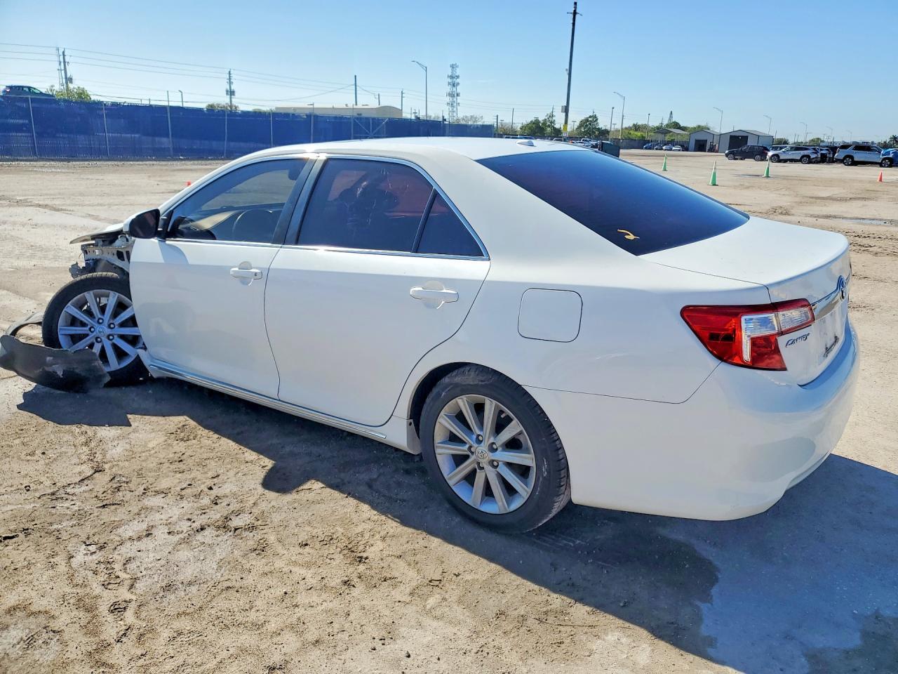2014 TOYOTA CAMRY