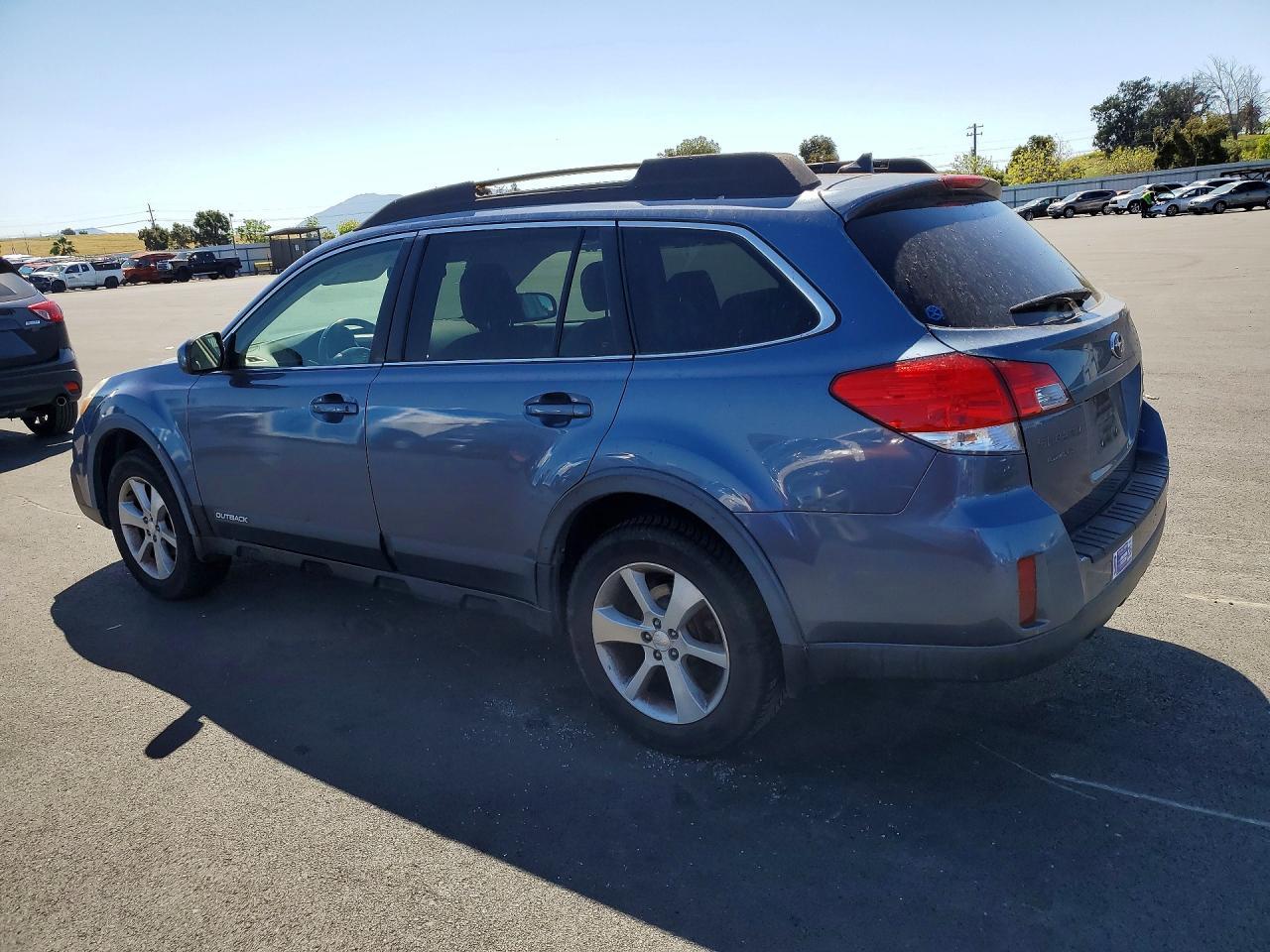 2014 SUBARU Outback