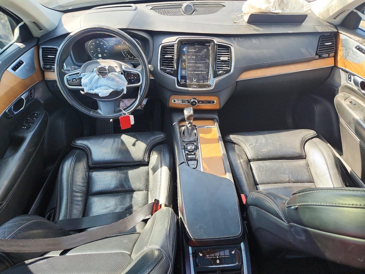 2019 VOLVO XC90