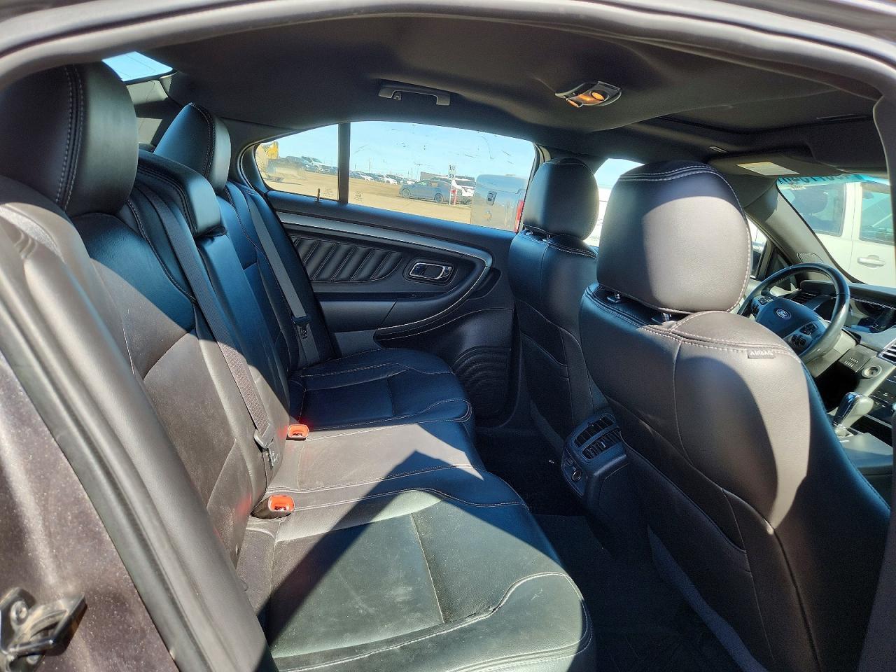 2013 FORD Taurus