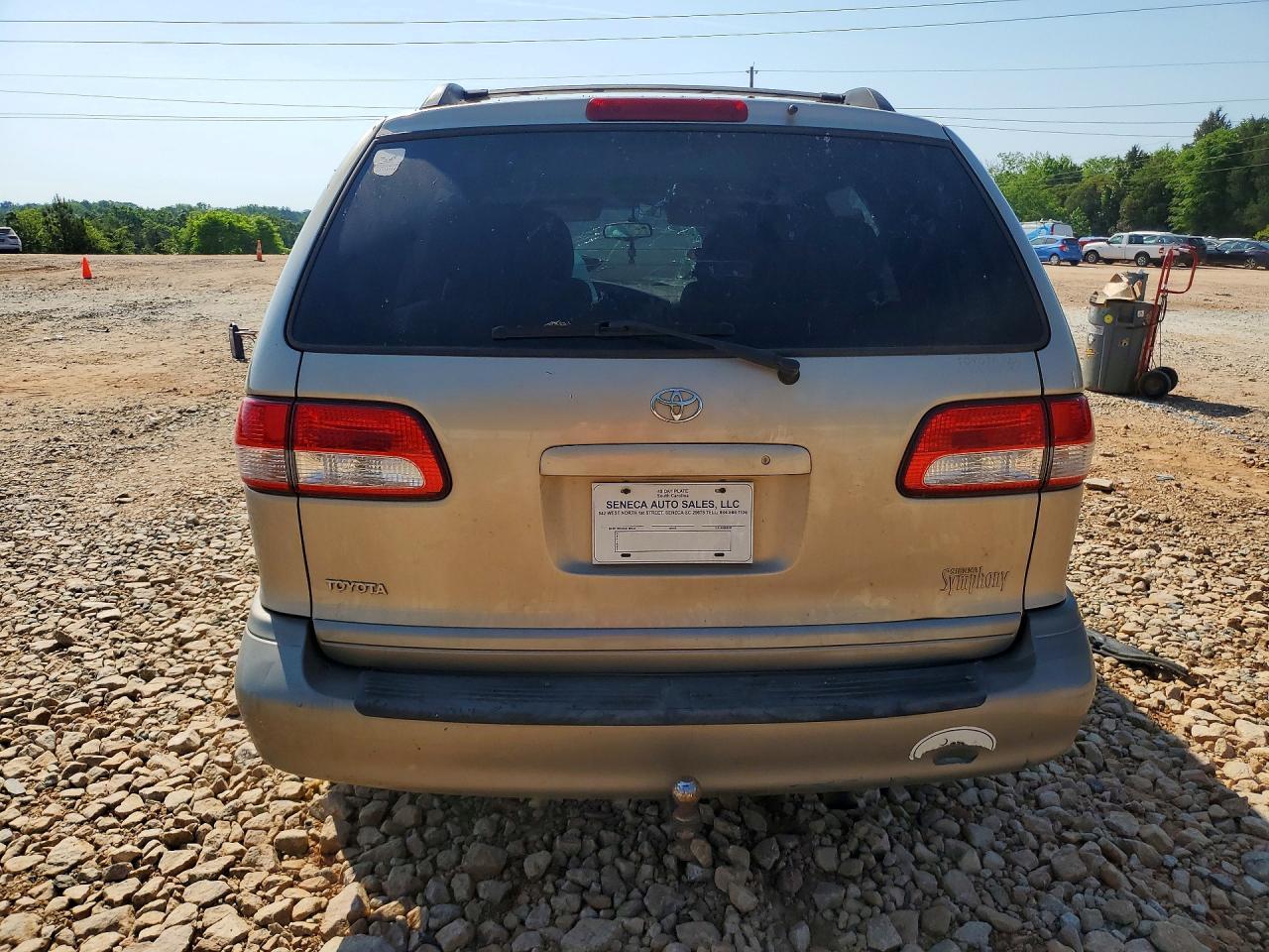 2002 TOYOTA SIENNA