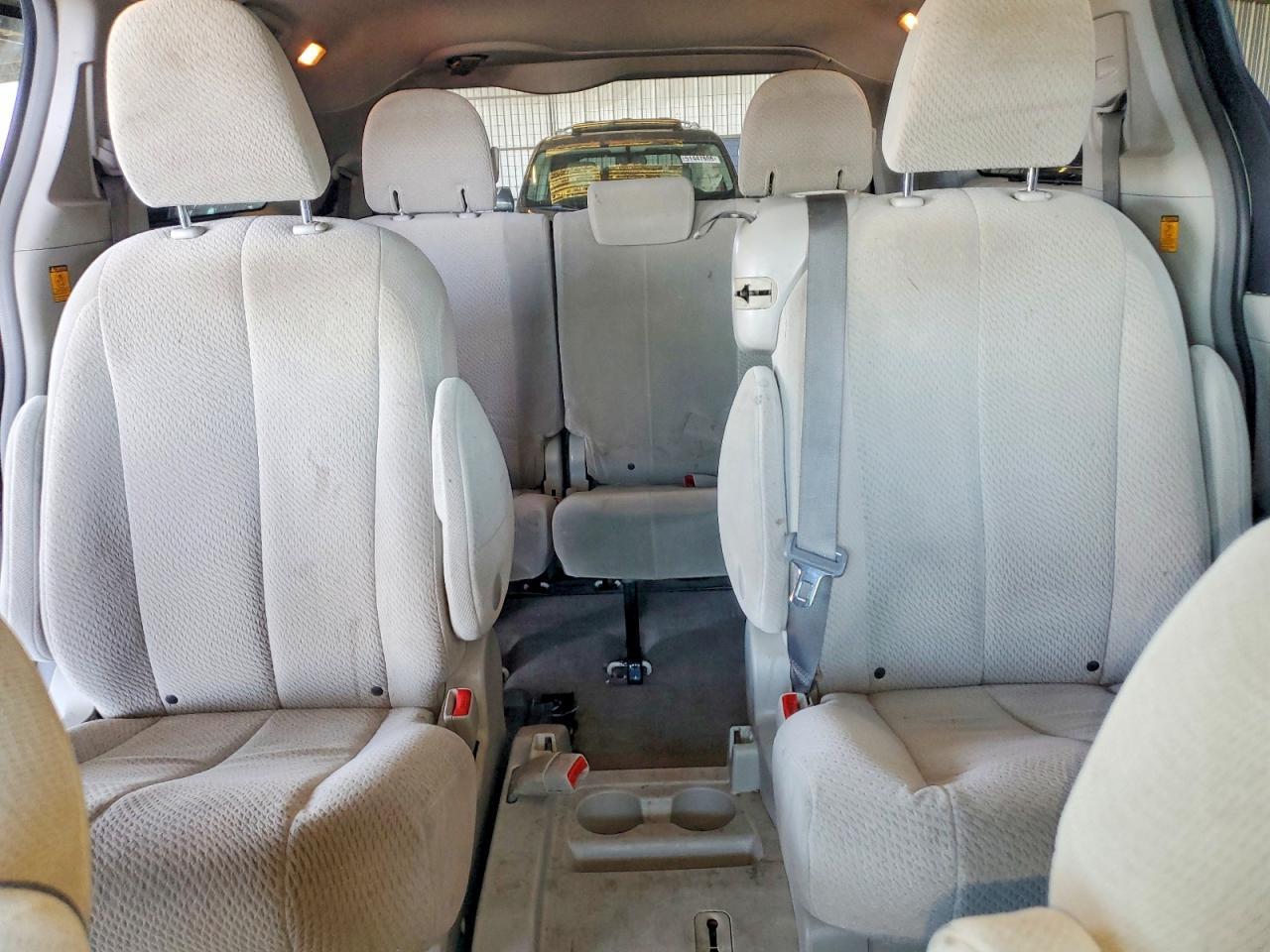 2013 TOYOTA SIENNA