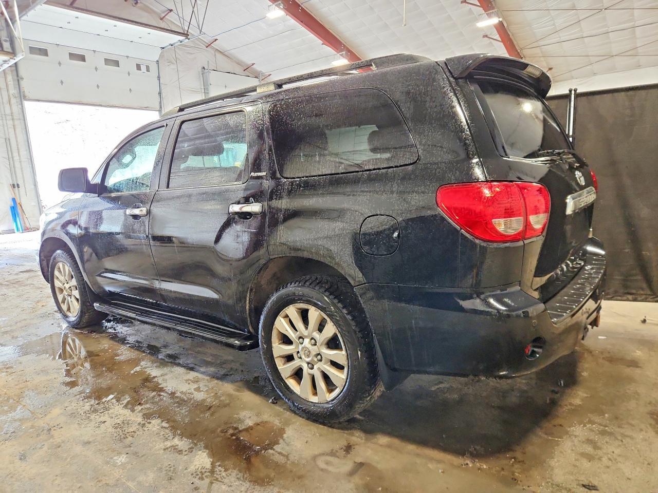 2011 TOYOTA Sequoia