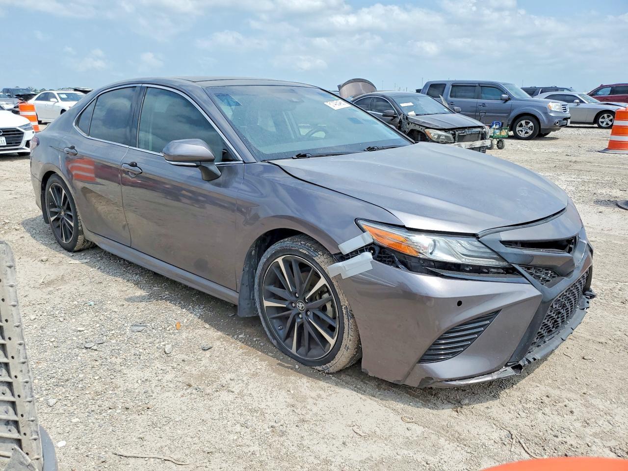 2018 TOYOTA CAMRY