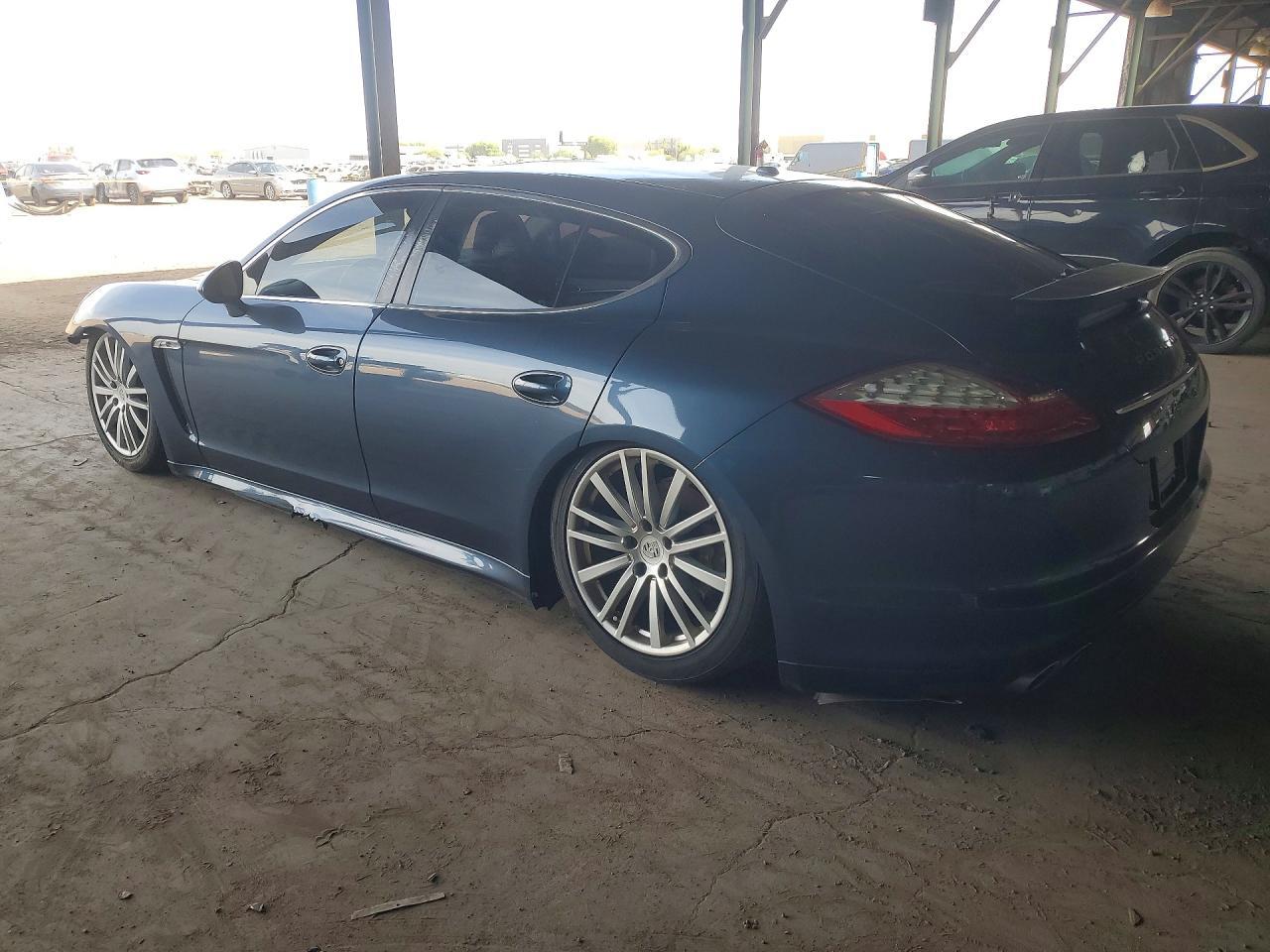 2011 PORSCHE Panamera