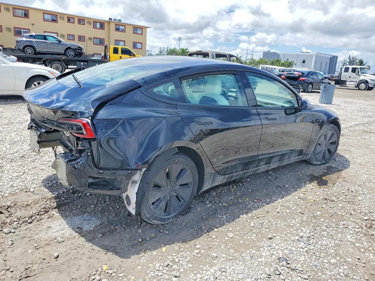 2025 TESLA MODEL 3