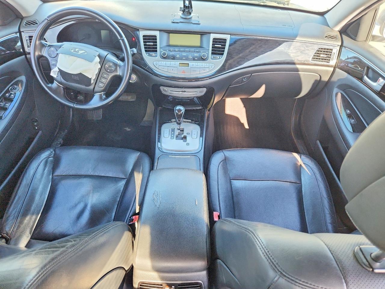 2013 HYUNDAI GENESIS