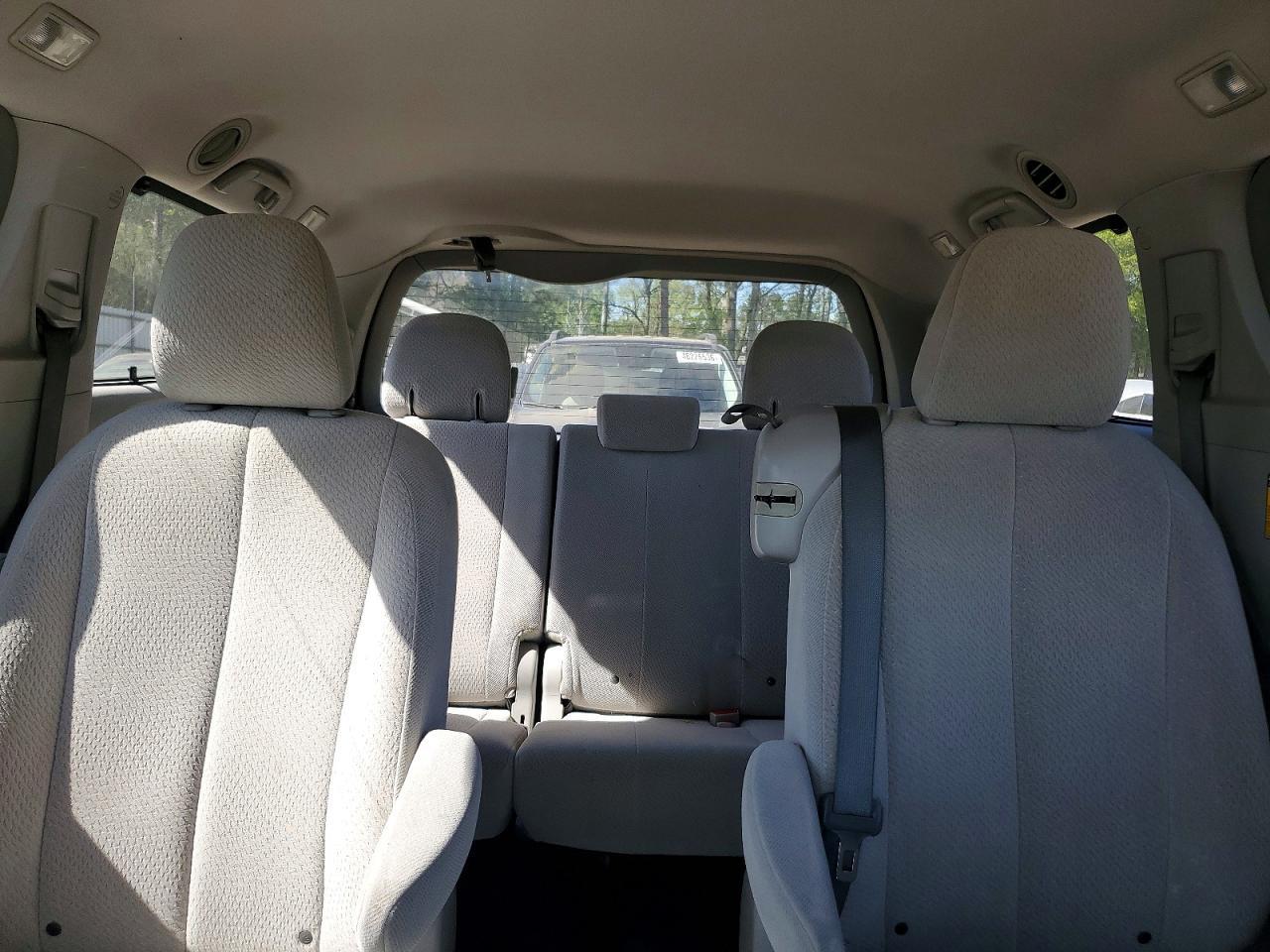 2014 TOYOTA SIENNA