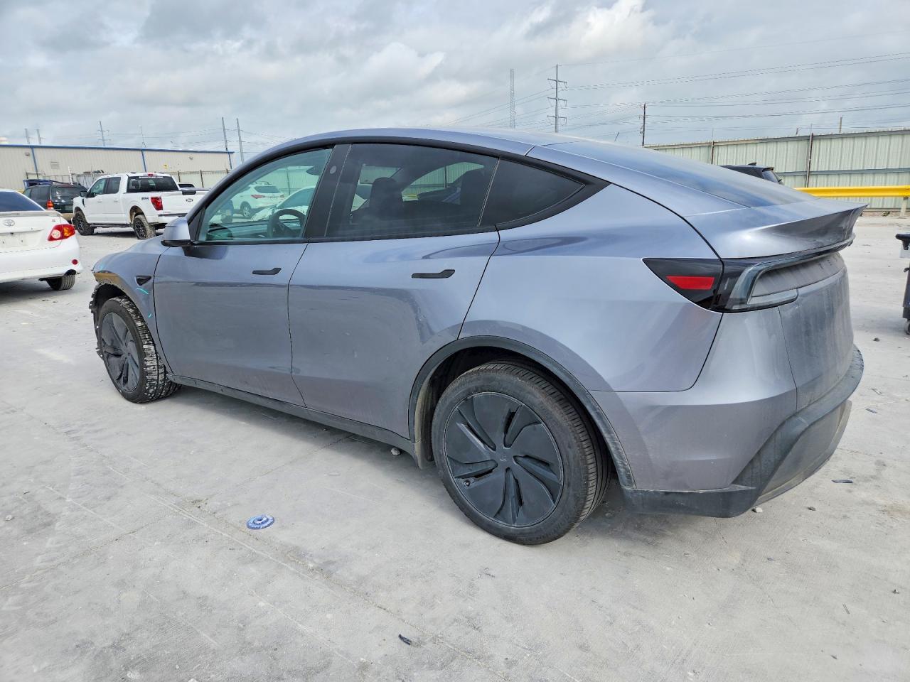 2026 TESLA MODEL Y