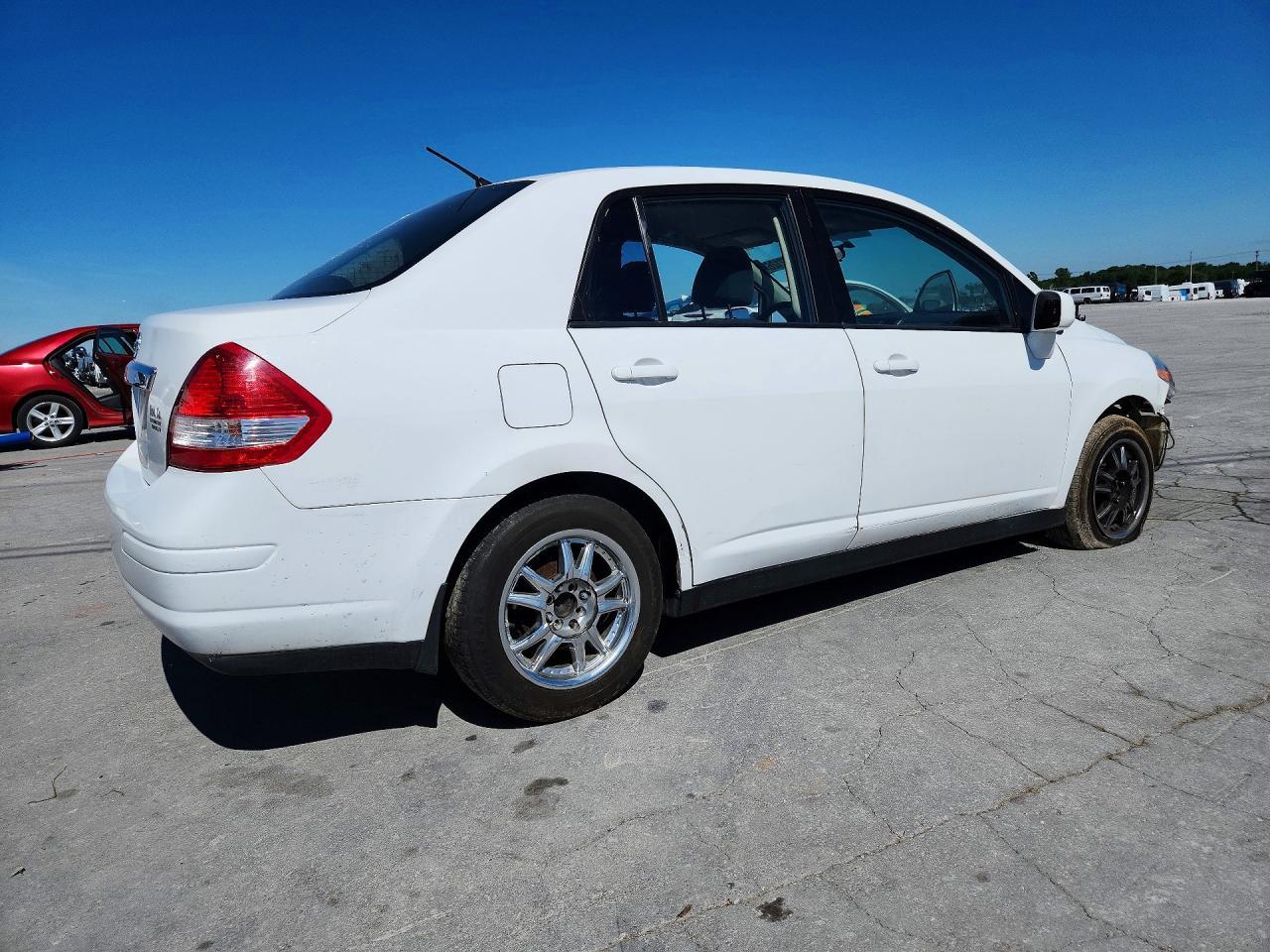 2011 NISSAN VERSA
