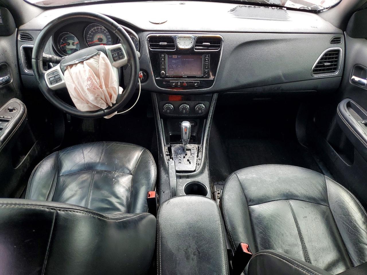 2011 CHRYSLER 200