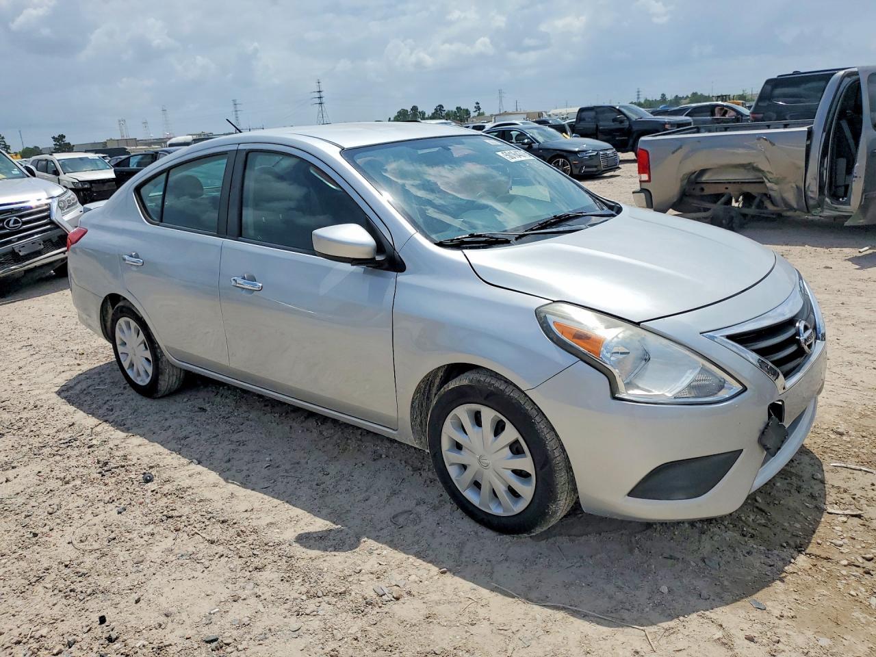 2018 NISSAN VERSA