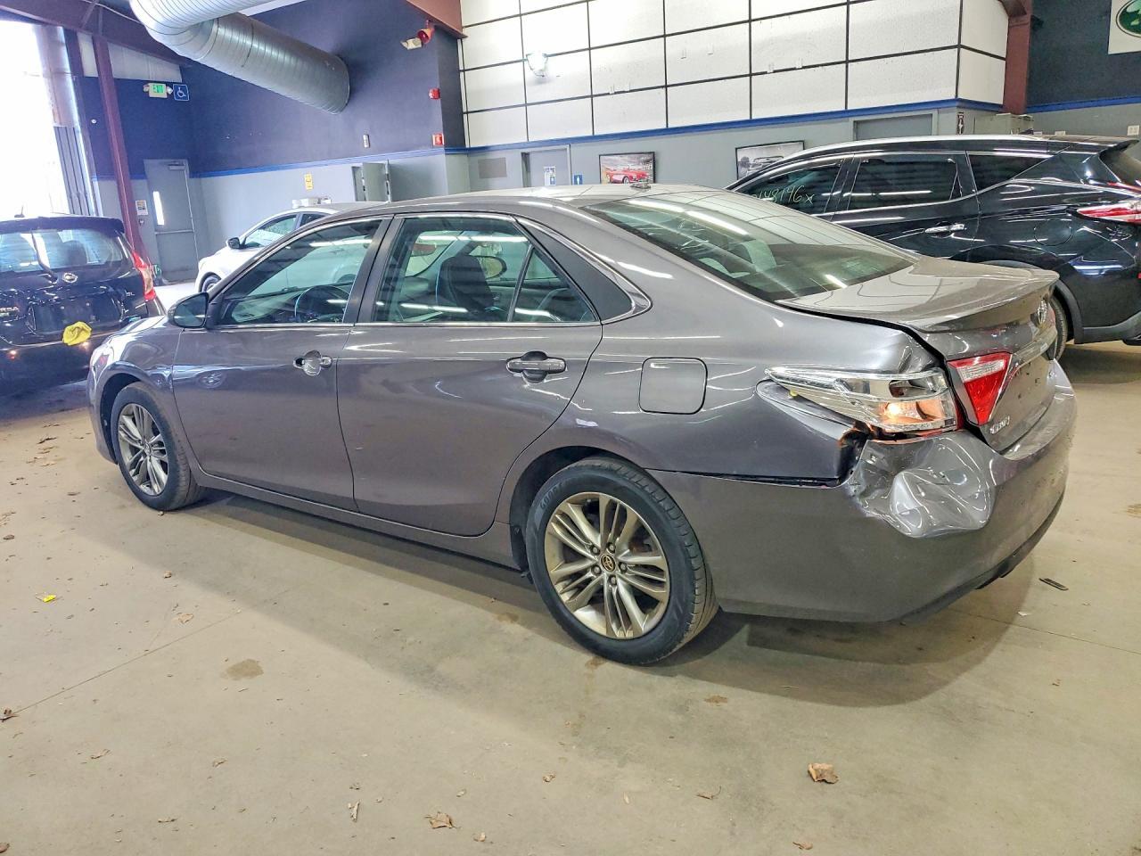 2016 TOYOTA CAMRY