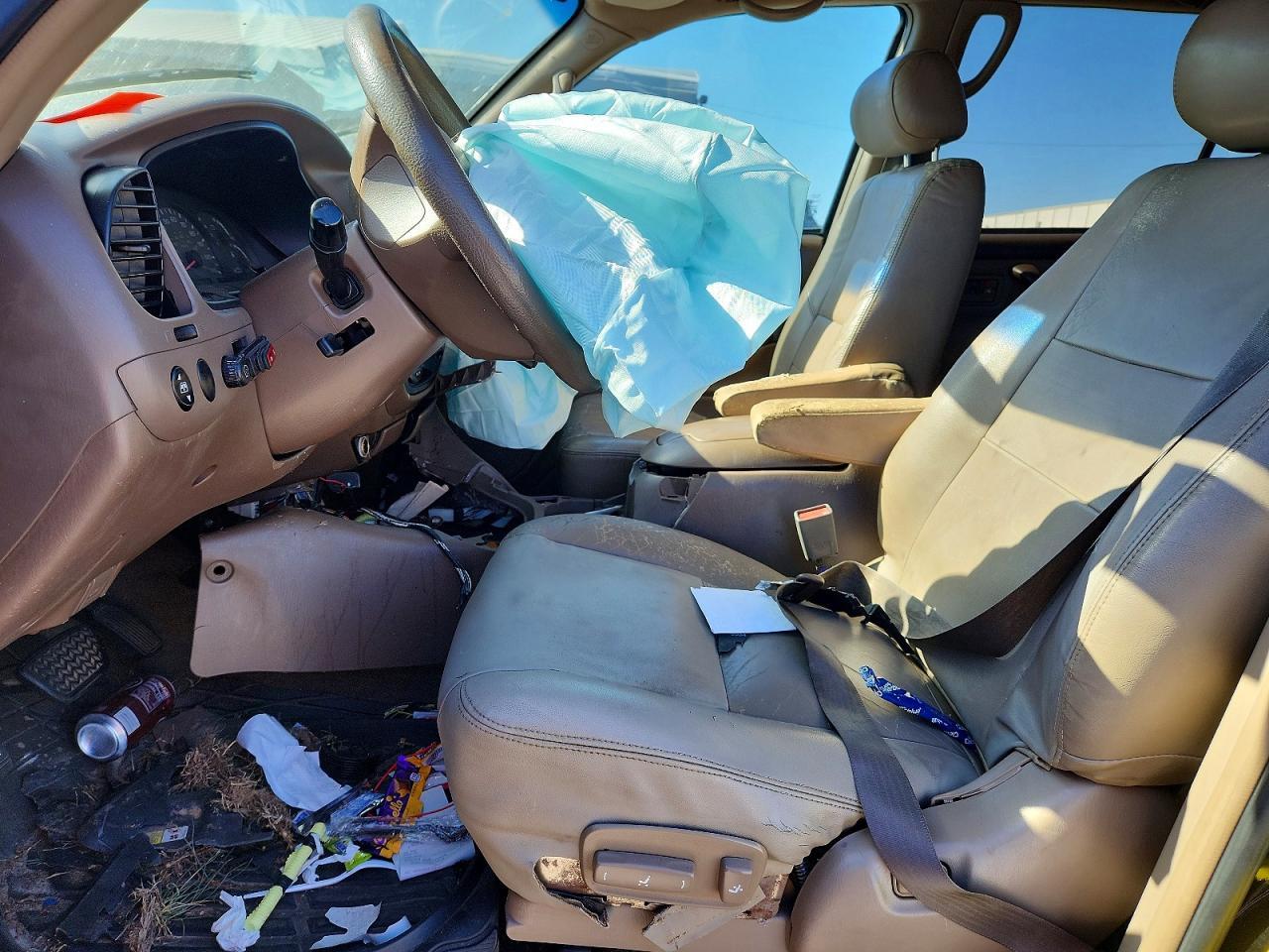 2004 TOYOTA Sequoia
