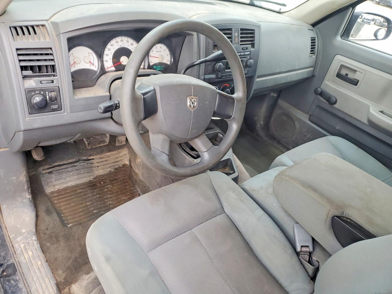 2005 DODGE Dakota