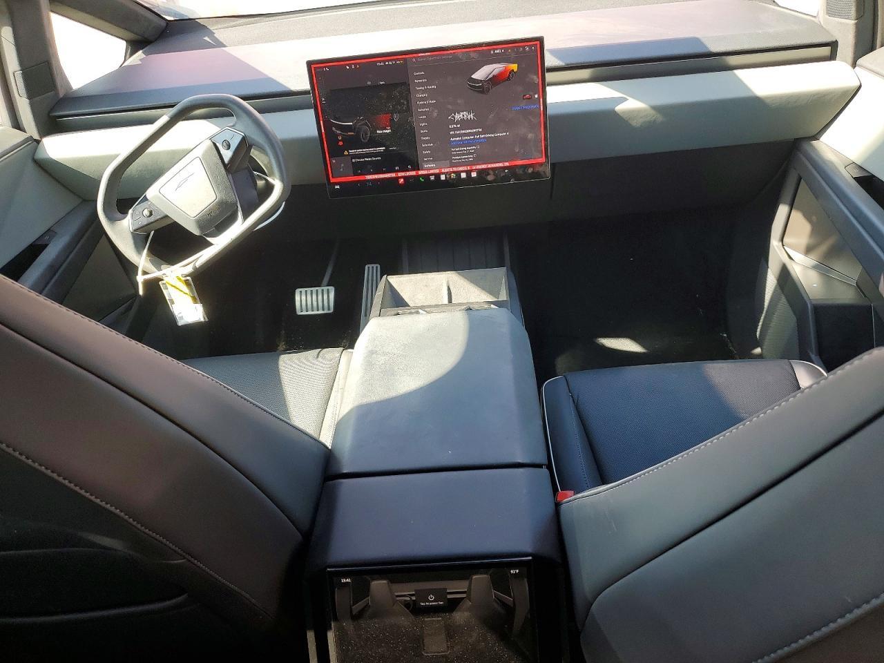 2024 TESLA Cybertruck