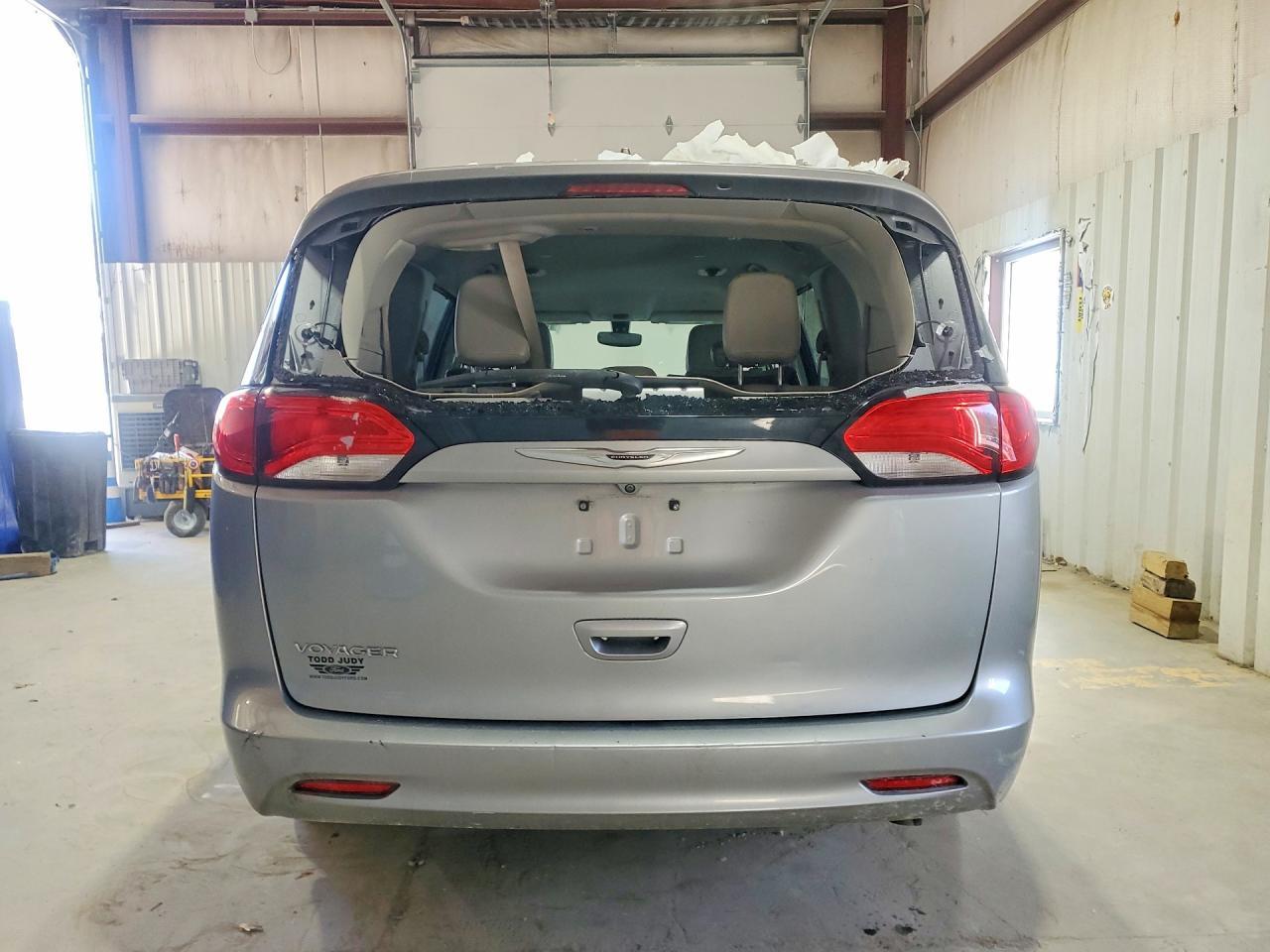2021 CHRYSLER Voyager